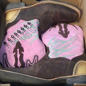 Ariat women’s zipitbaby siize 8 width B Medium